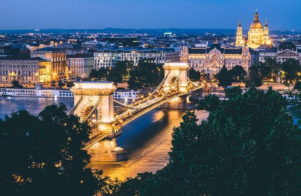 Classic Budapest Private Walking Tour