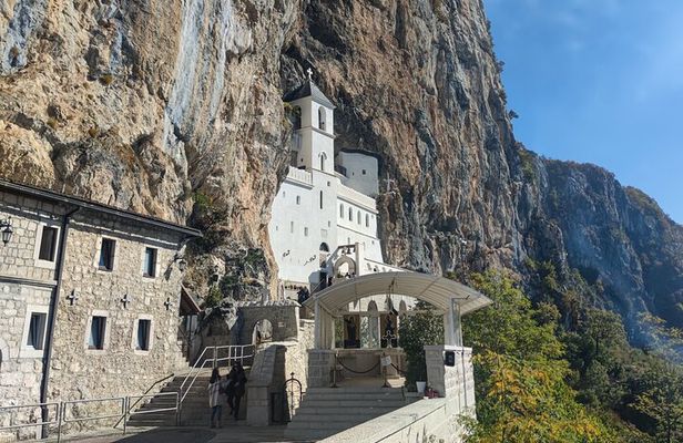 Montenegro Monastery Tour: Ostrog - Zdrebaonik - Dajbabe