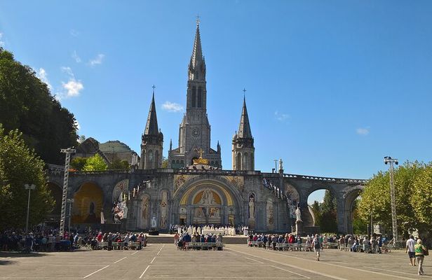 Private guided tours of Lourdes / Walking tour