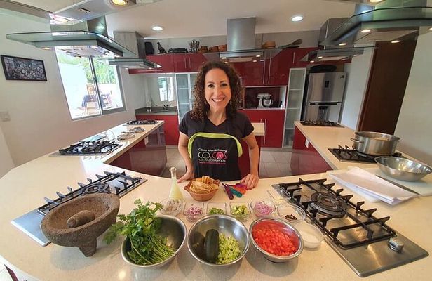 Mexican 1 or 3 Course Culinary Experience & Tequila vs Mezcal Lesson & Tasting
