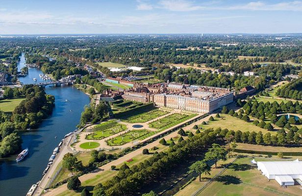 Hampton Court & Thames Riverboat Picnic