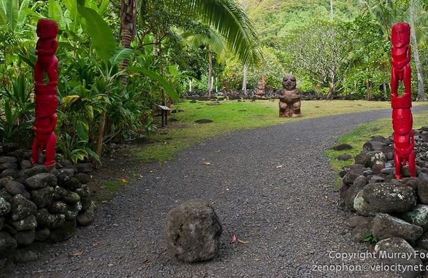 5 Hours Tahiti Island Tour - West and East Coast