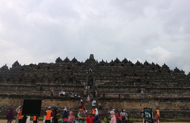 Borobudur Temple Tour