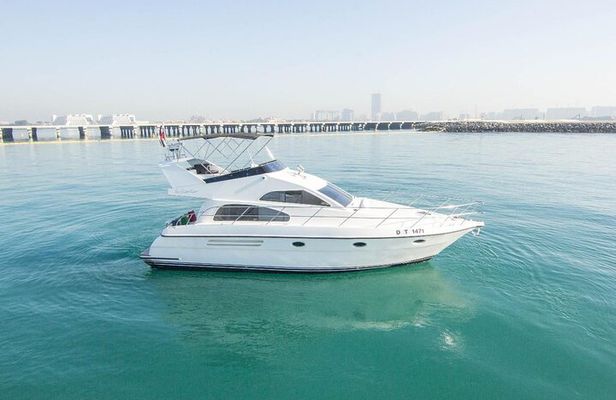 Dubai Marina Yacht Charters: Luxury on the Waves