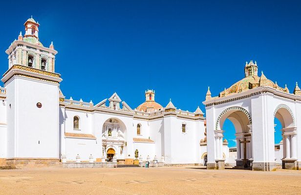Full Day Tour to Copacabana and Isla del Sol from Puno