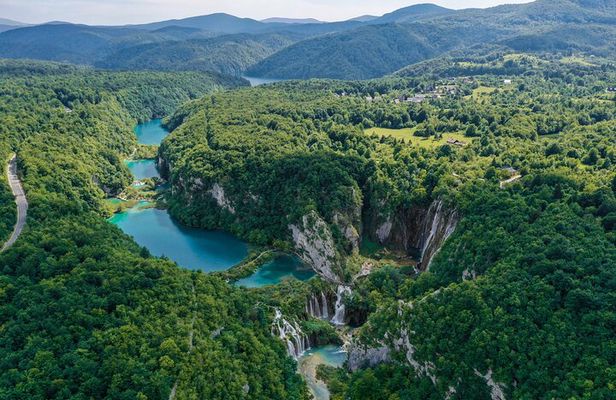 Guided Day Tour from Zadar to Plitvice Lakes