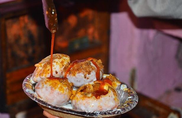 Local Delhi Food Tour with Tour Guide - walk and taste street food