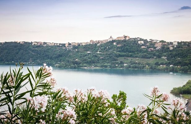 Hop-on-Hop-off Tour of the Castelli Romani from Rome - Tour 1