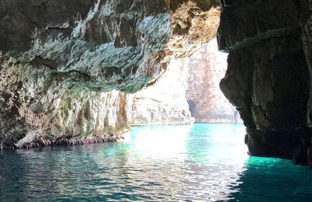 Speed Boat 3-Hour Guided Tour at the Blue Cave