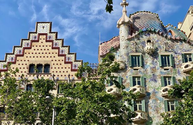 Gaudí and Barcelona Legends Walking Tour