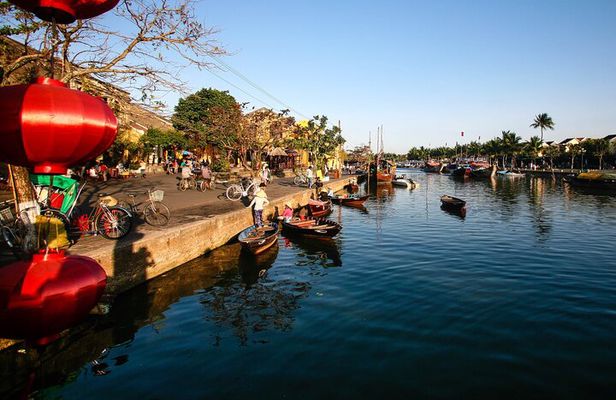 Explore Vietnam's Popular Attractions with this 10 days Shared Tour
