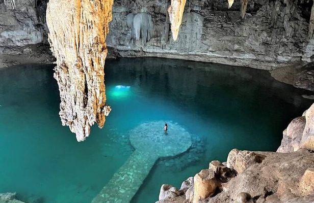 Chichen Itza + Cenote Suytun & Cenote Ik Kil + Valladolid 