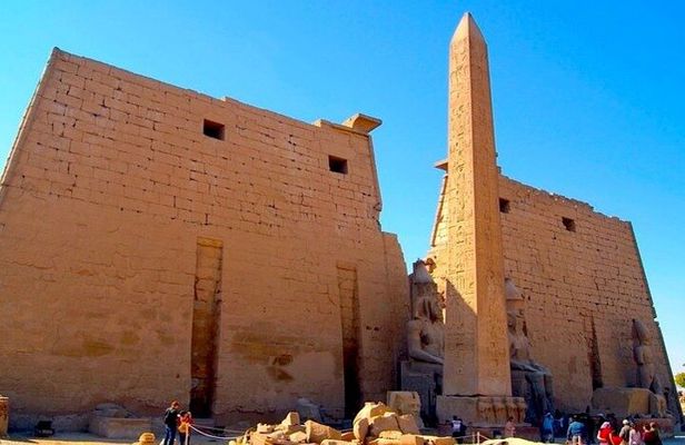 Private Full-Day Tour in Luxor Visiting the East & West bank