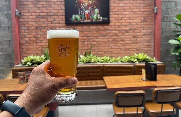 Private Craft Beer and Sightseeing Adventure Tour on Scooter in Ho Chi Minh City