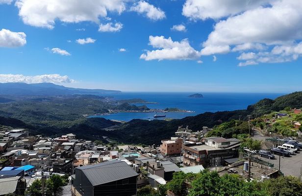 Day trip to Jiufen by a private charter! (4 hours)