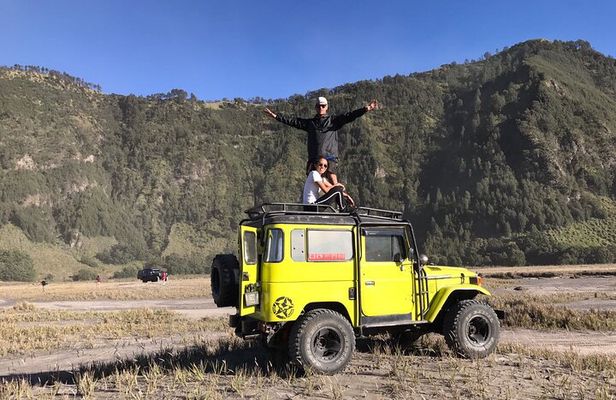 Explore volcano Bromo - start Surabaya // 2 days 1 night