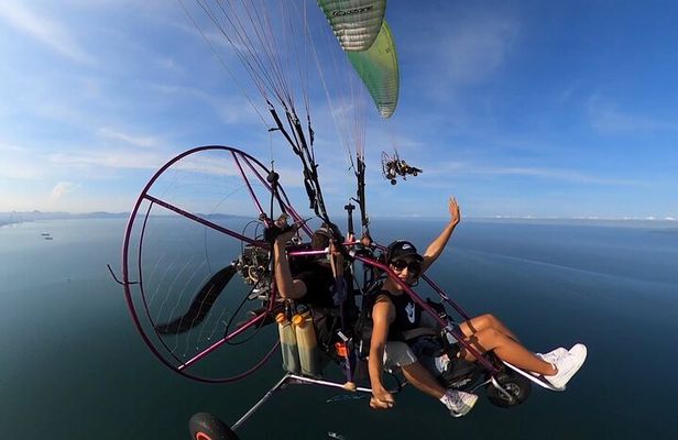 Tandem Paramotor Tour in Pattaya