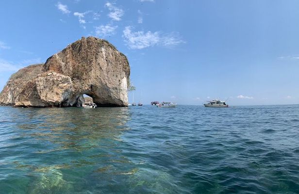 Puerto Vallarta snorkel tour at Los Arcos