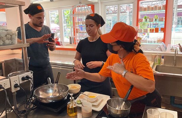 Thai Cookery Class and Market Tour in Phuket