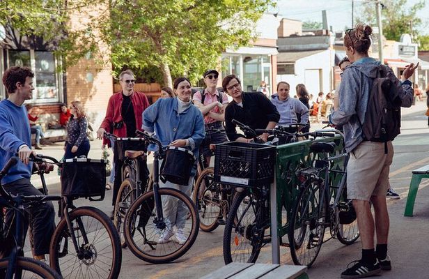 Bike / E-bike tour : Plateau, Mile-End, Jean-Talon Market by Fitz