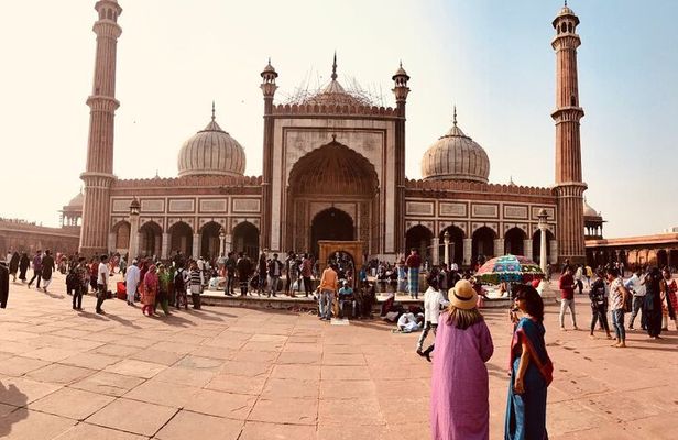 Old Delhi Street Food Tour – Explore Spices in Chandni Chowk