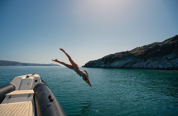 Exclusive cruise experience in Santorini
