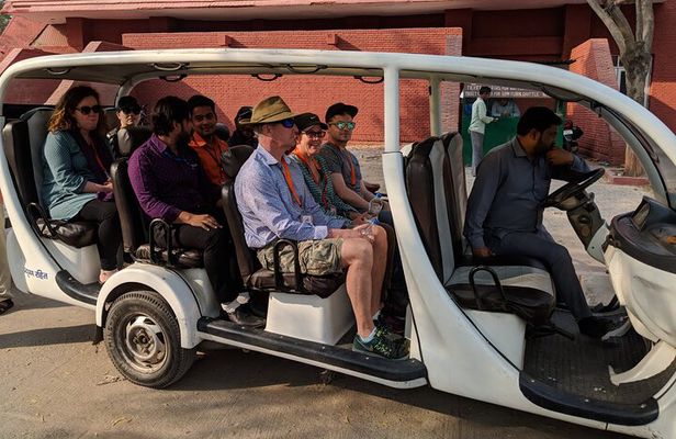 Taj Mahal, Agra Fort, Baby Taj Tour from Delhi by Superfast Train