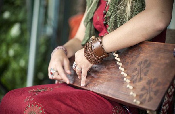 Magical sounds of the Kokle - Learn how to play it