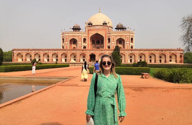 2 Days Delhi and Taj Mahal Overnight Tour from Delhi by Car