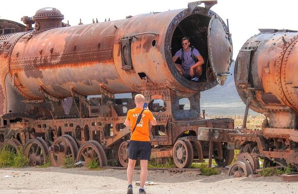 Uyuni Salt Flats 3 Day Tour from La Paz city