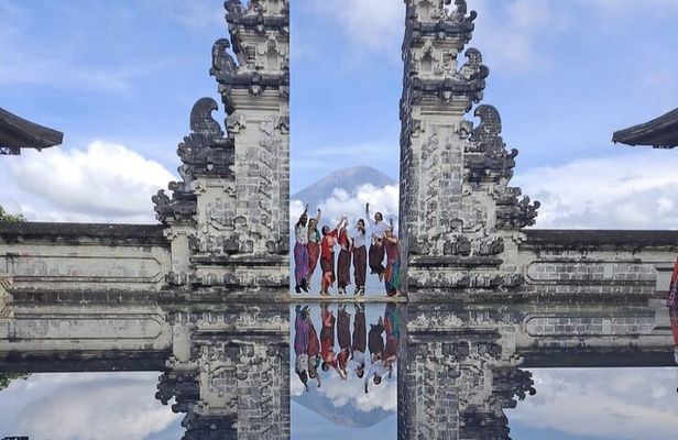 Best of Instagram Tour: Gate of Heaven, Tirta Gangga, Bali Swing