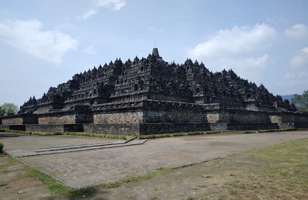 Yogyakarta: Borobudur Top Access (Ticket Assistance) & Selogriyo