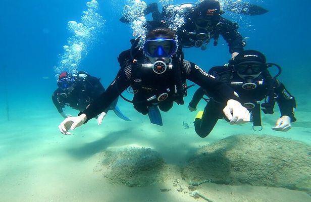 Costa Brava: Scuba Diving Tour, Lunch and a Visit to Tossa de Mar