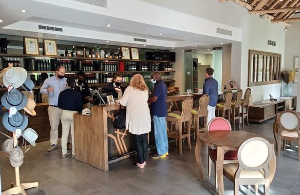 Cape Town based Private Full Day Winelands Tour to Franschhoek 