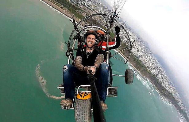 Motorized Paragliding flights on the Costa Verde - Lima