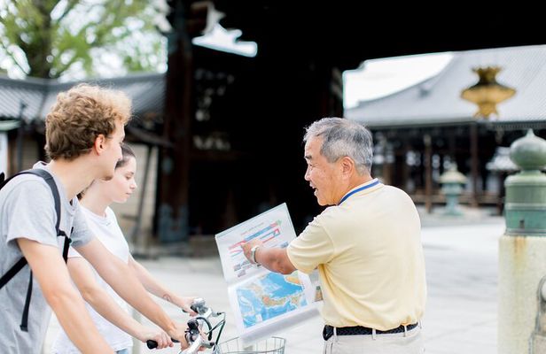Private Kyoto Back Street Cycling Tour w. ENG-Speaking Guide