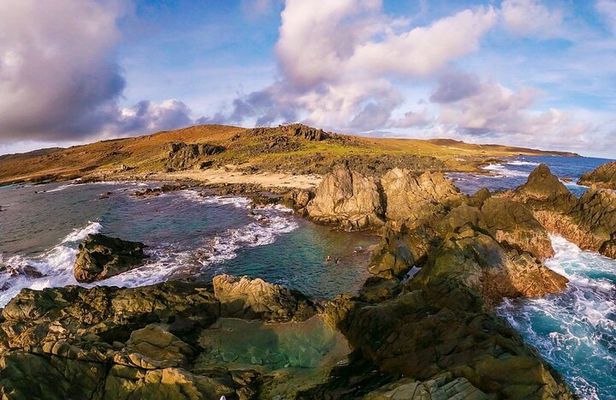Sunrise Hike with Private Guide to Aruba's Natural Pool (Conchi)