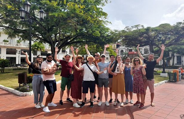 Walking tour through the Hidden treasures and gems of Casco Viejo