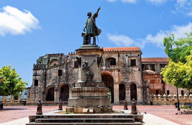 Half Day Excursion Colonial Zone Lighthouse to Colón and Tres Ojos from Santo Domingo