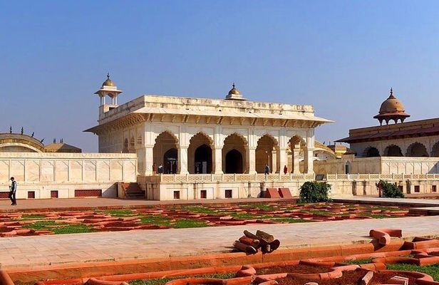 One Day Taj Mahal tour by car