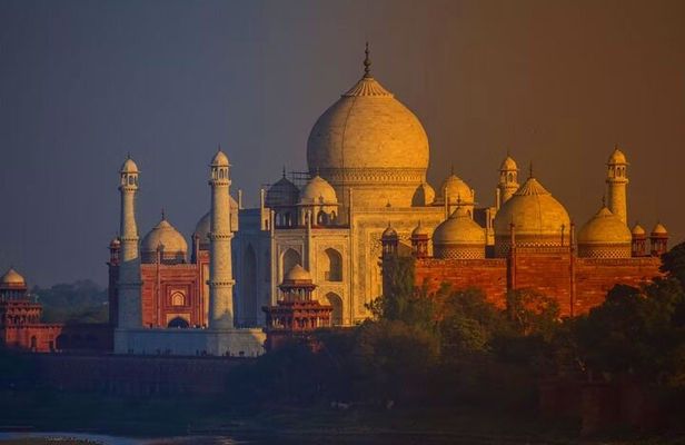 Delhi Agra and Taj Mahal Private Day Trip by Express Train with Lunch