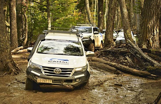 Lakes District 4x4 Full-Day Tour with Lunch from Ushuaia