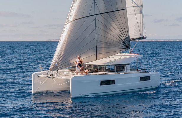 Deluxe Private Boats - 40 ft Catamaran