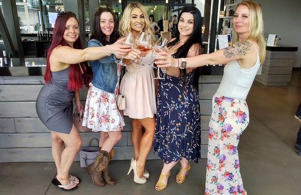 Lake Country Scenic Wine Tour With Wine Tasting Experience