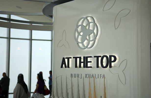 Combo Burj Khalifa and 4X4 Desert Safari Dubai with Dinner