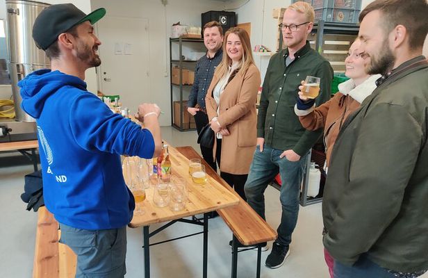 Meadery 1-Hour Tasting in Hella 
