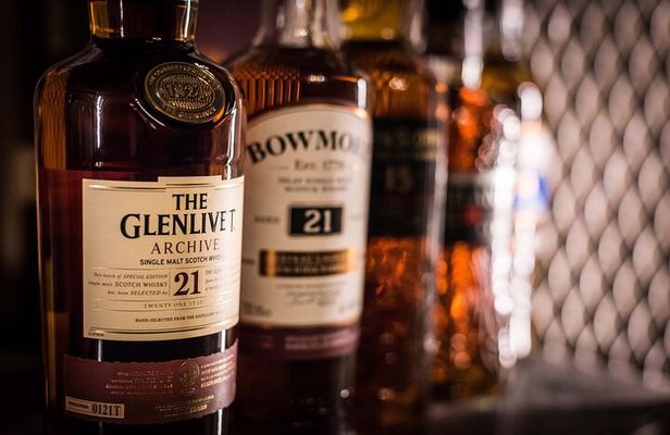 Luxury Whisky Tasting in Edinburgh's Underground Vaults