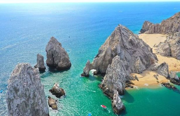 Tour to The Arch and Lover's Beach (optional) from Cabo