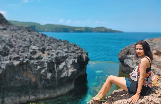 Start at Nusa Penida, Snorkeling Manta Rays & Land Trip West