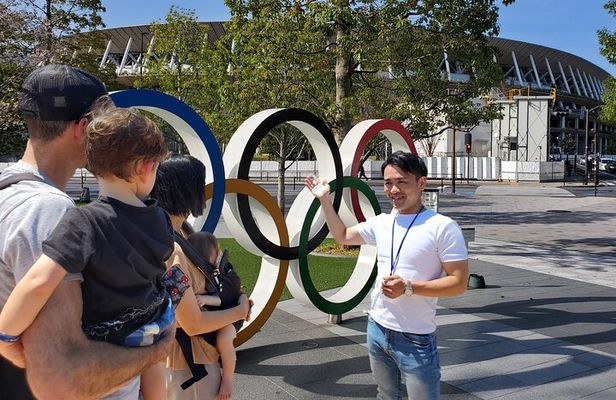 Tokyo Architecture and Contemporary Art Walking Tour with a local guide